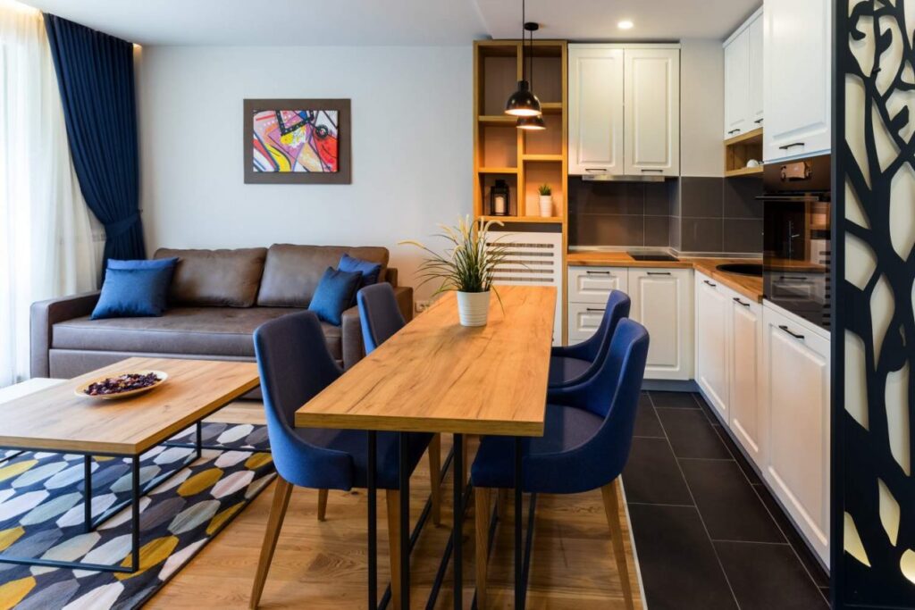 HC0A0001-1240×827-1-1