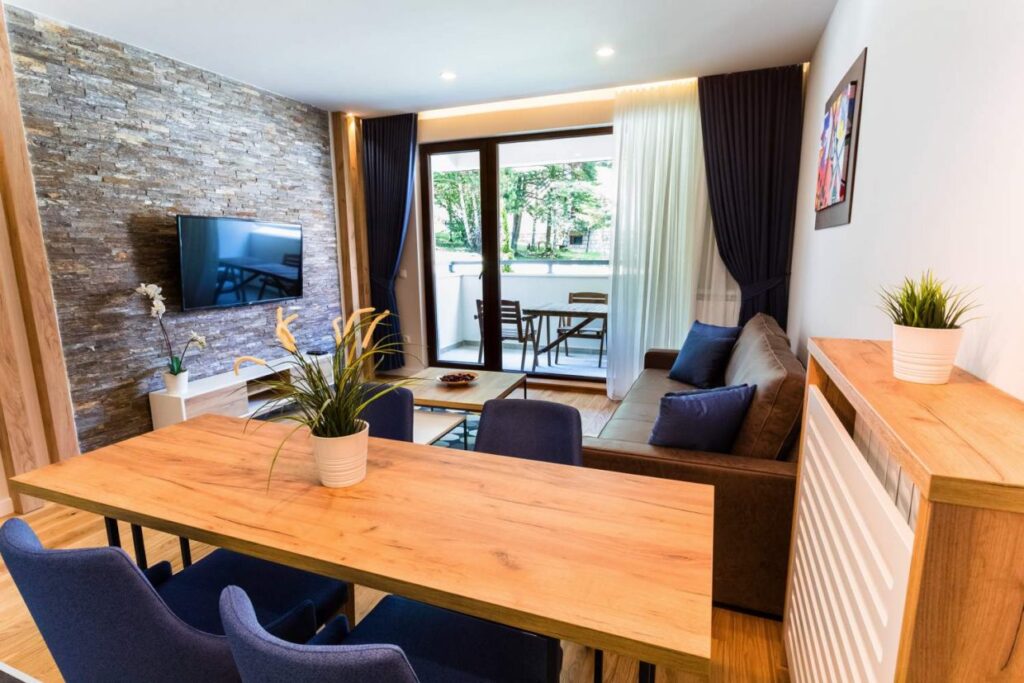 HC0A0081-1240×827-1-1