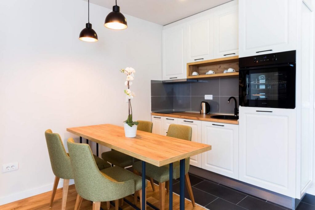 HC0A0110-1240×827-1-1