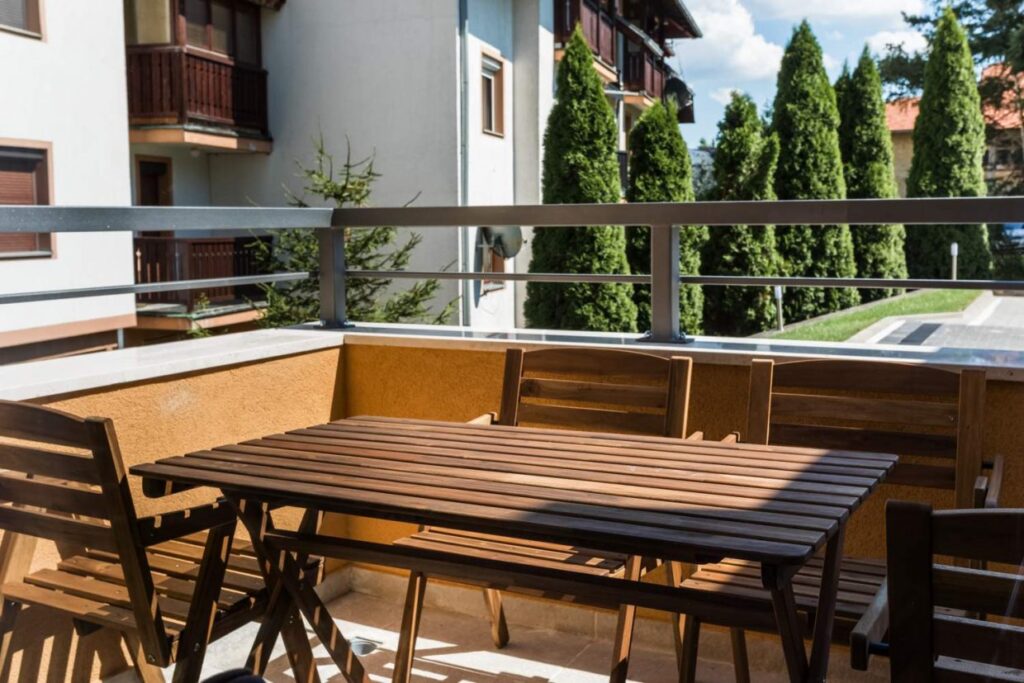 HC0A0139-1240×827-1-1