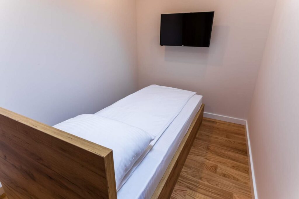 HC0A0559-1240×827-1-1