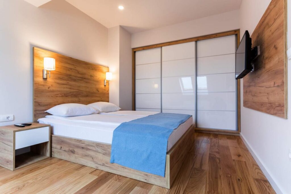 HC0A0565-1240×827-1-1