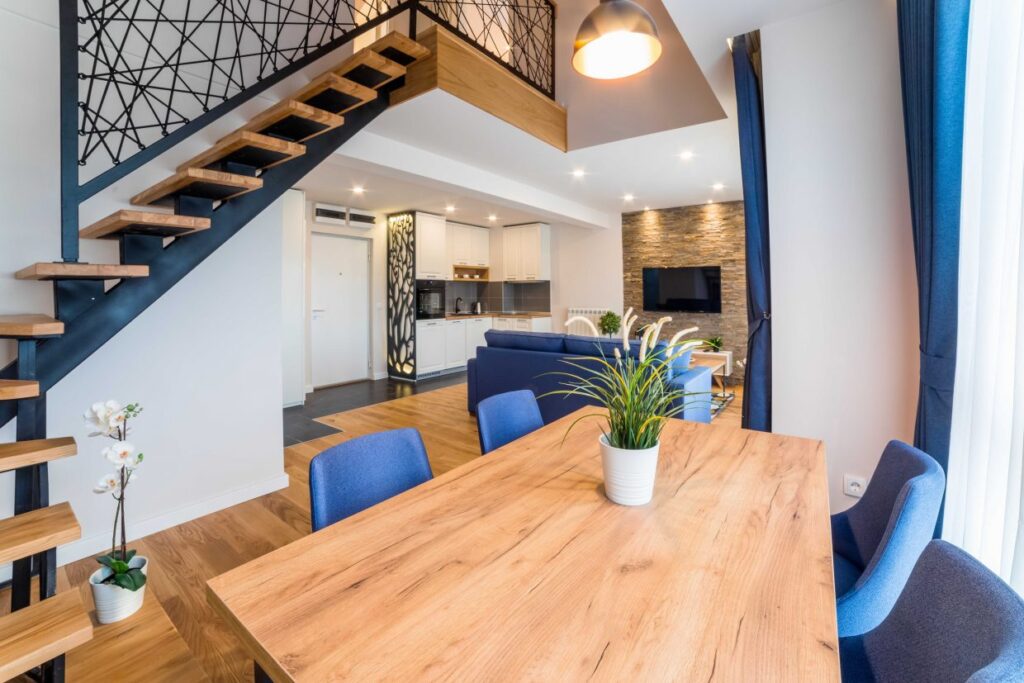 HC0A9250-1240×827-1-1