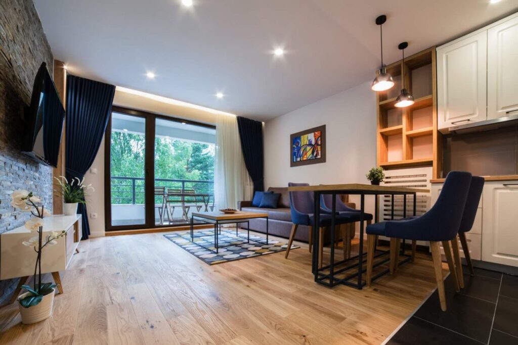 HC0A9602-1240×827-1-1