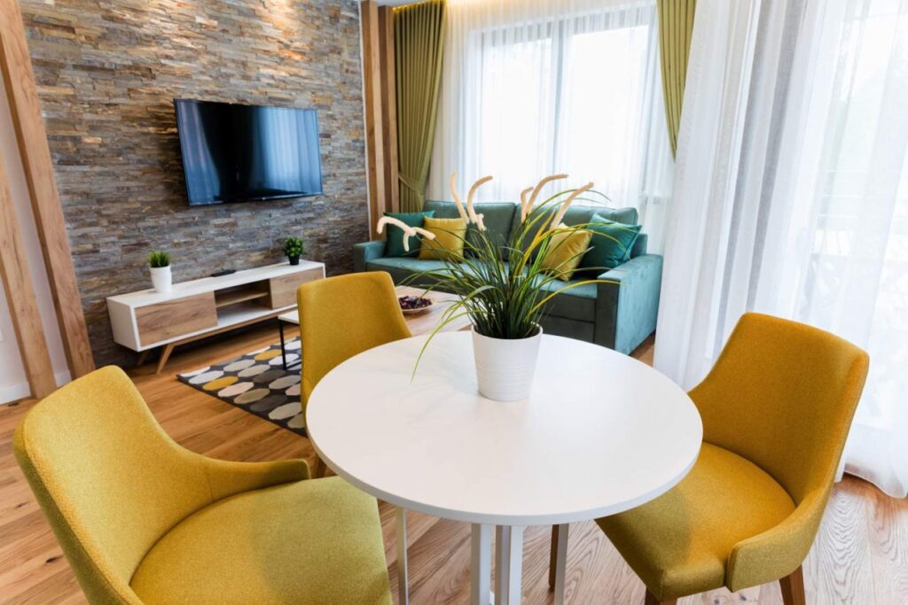 HC0A9699-1240×827-1-1