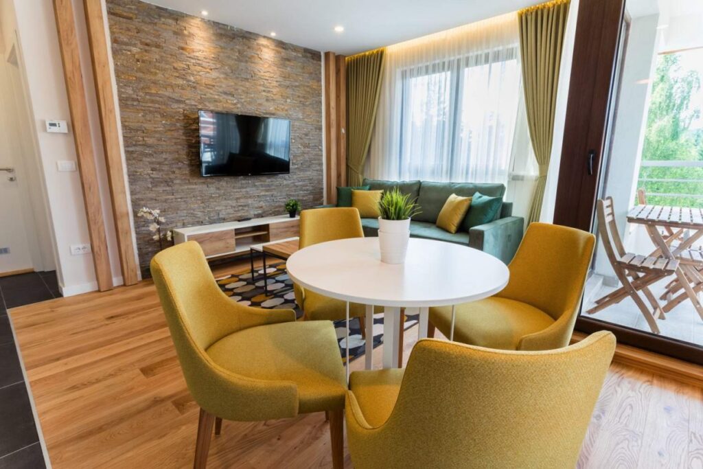 HC0A9732-1240×827-1-1