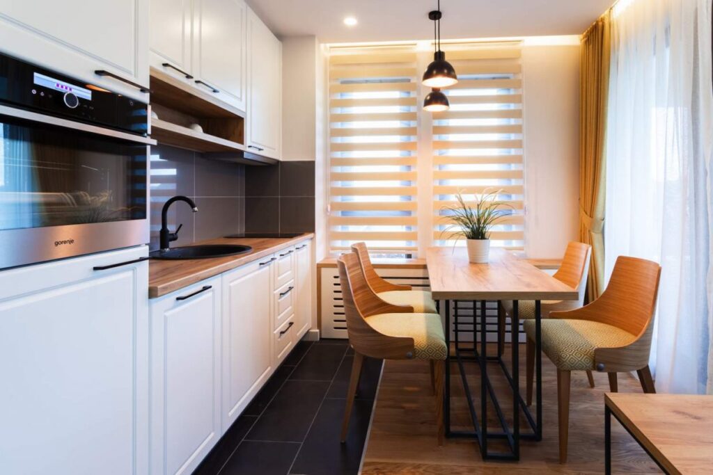 HC0A9773-1240×827-1-1