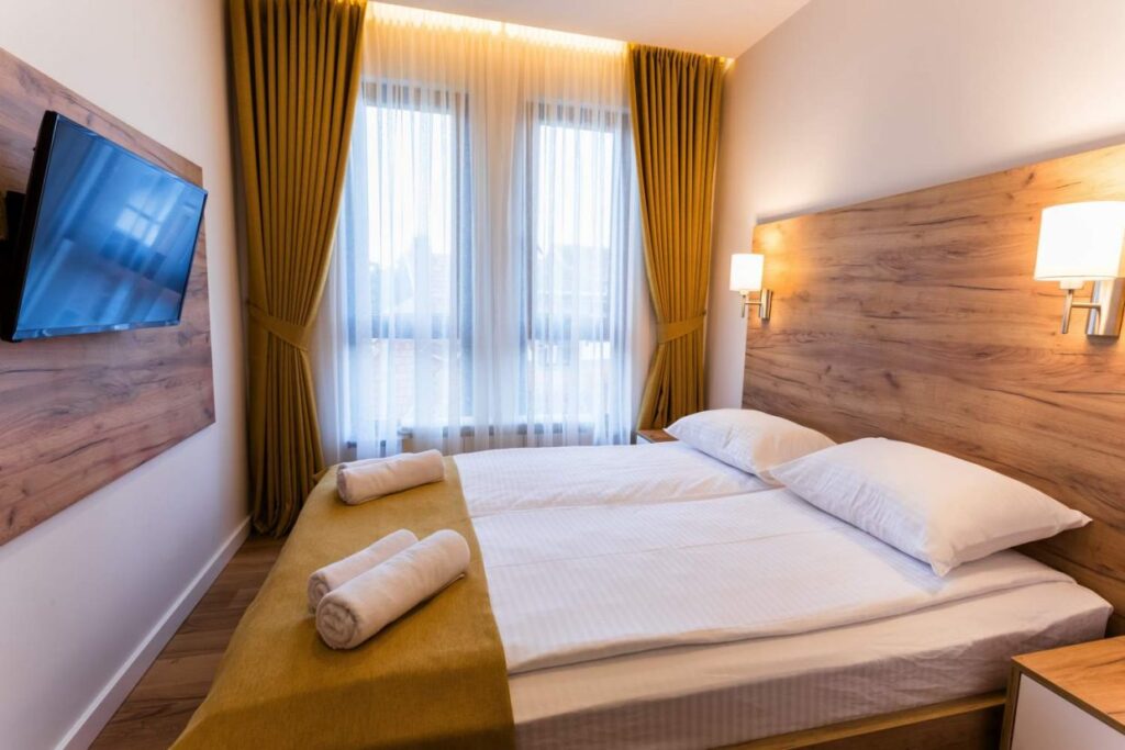 HC0A9778-1240×827-1-1