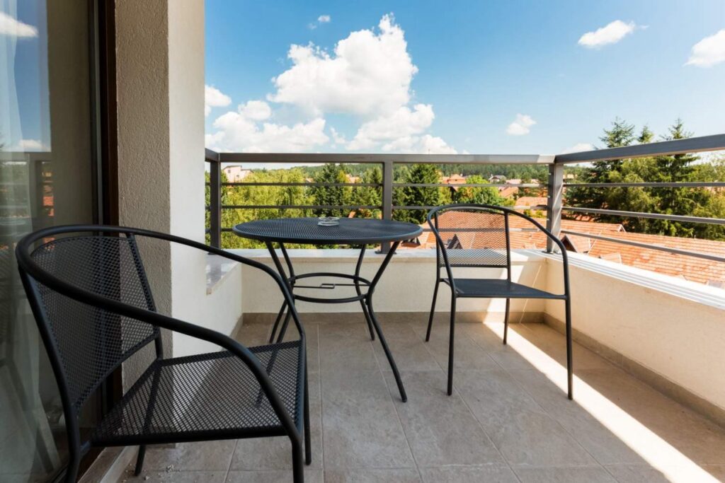 HC0A9927-1240×827-1-1