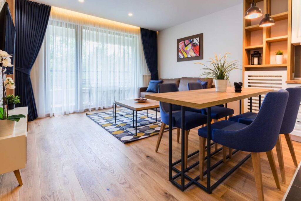 HC0A9973-1240×827-1-1