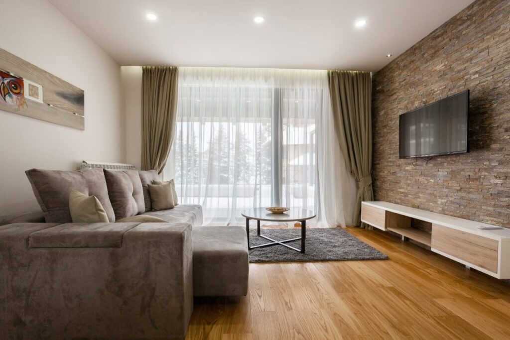 IMG_4568-1-1240×827-1-1