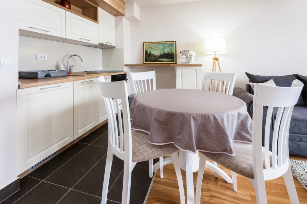 IMG_4742-1240×825-1-1