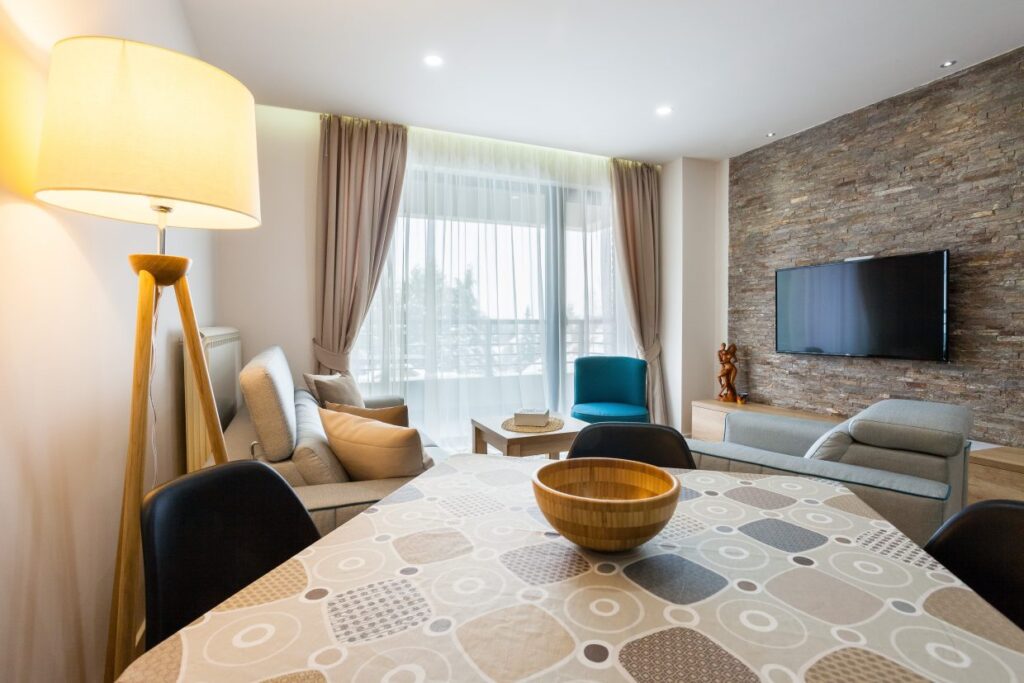 IMG_4805-1240×827-1-1