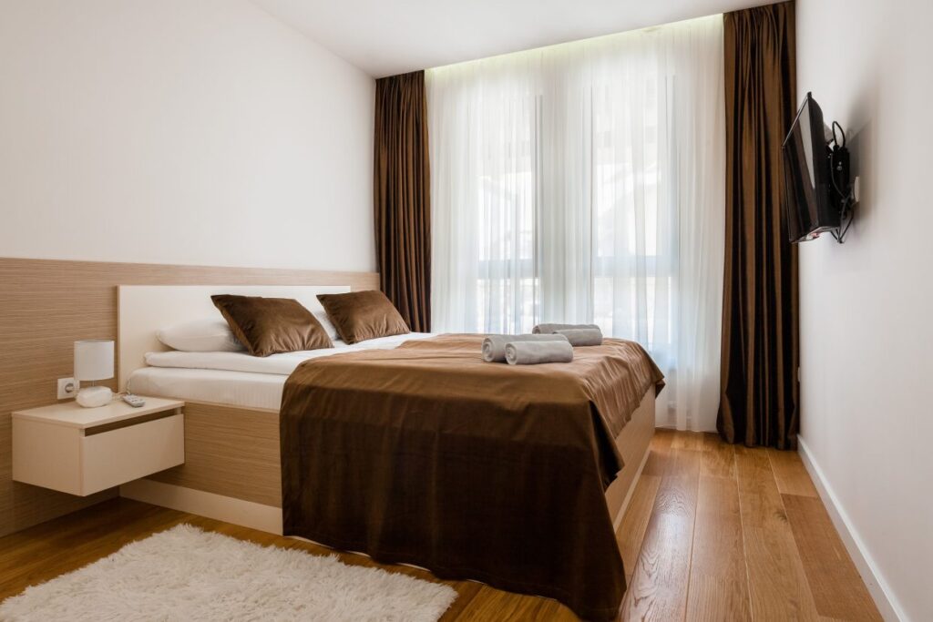 IMG_4904-1240×827-1-1