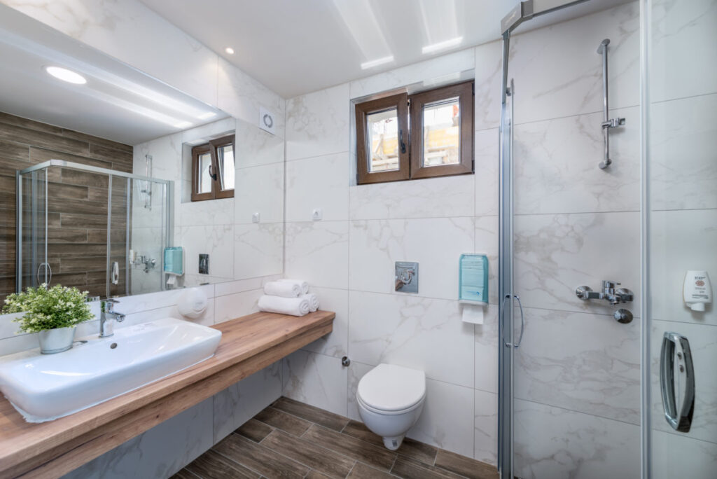 LUKA KOPRIVICA – LUKA3RD@GMAIL.COM