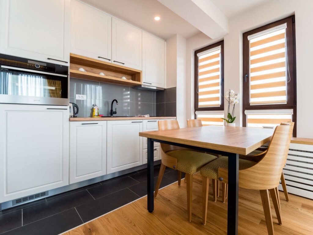 PANA9044-1240×930-1-1