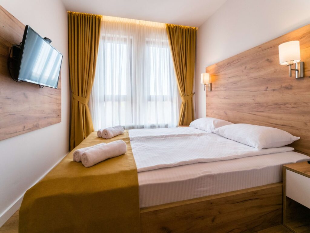 PANA9058-1240×930-1-1