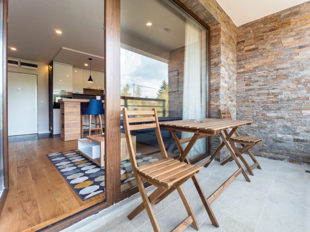 PANA9193-1240×930-1-1