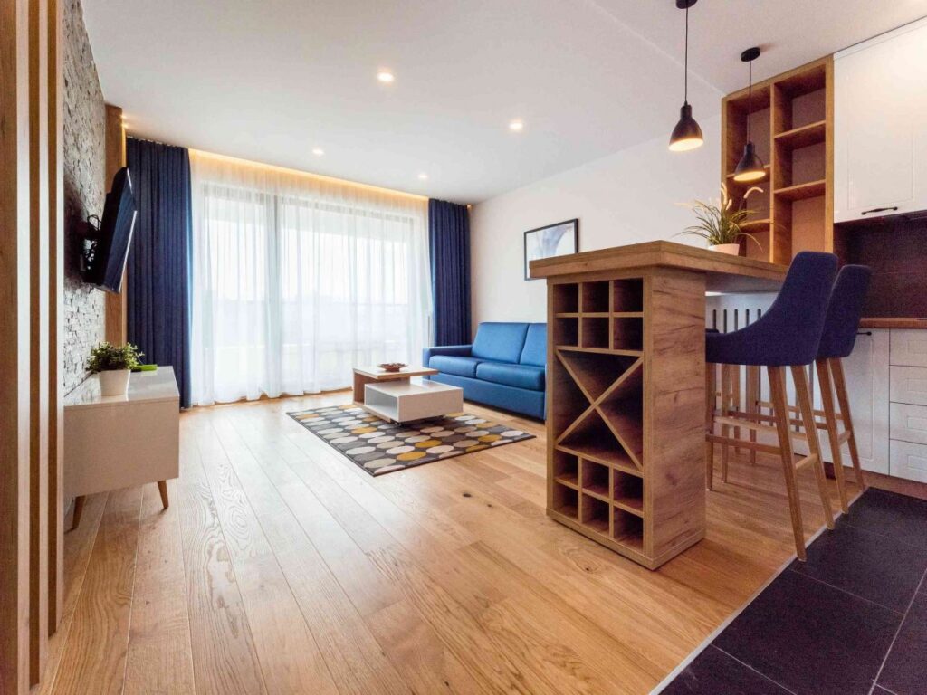 PANA9548-1240×930-1-1