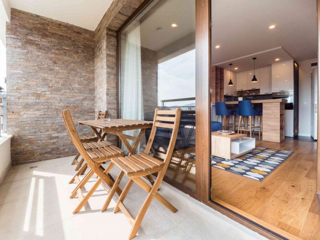 PANA9599-1240×930-1-1